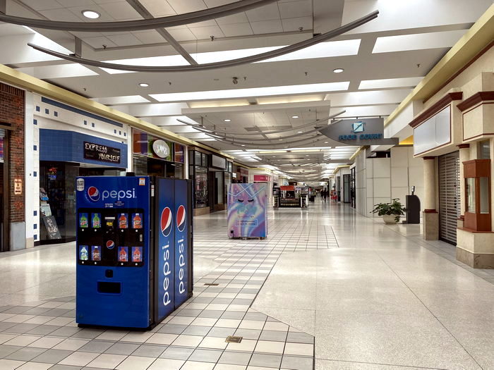 Fashion Square Mall - June 15 2022 Photo (newer photo)